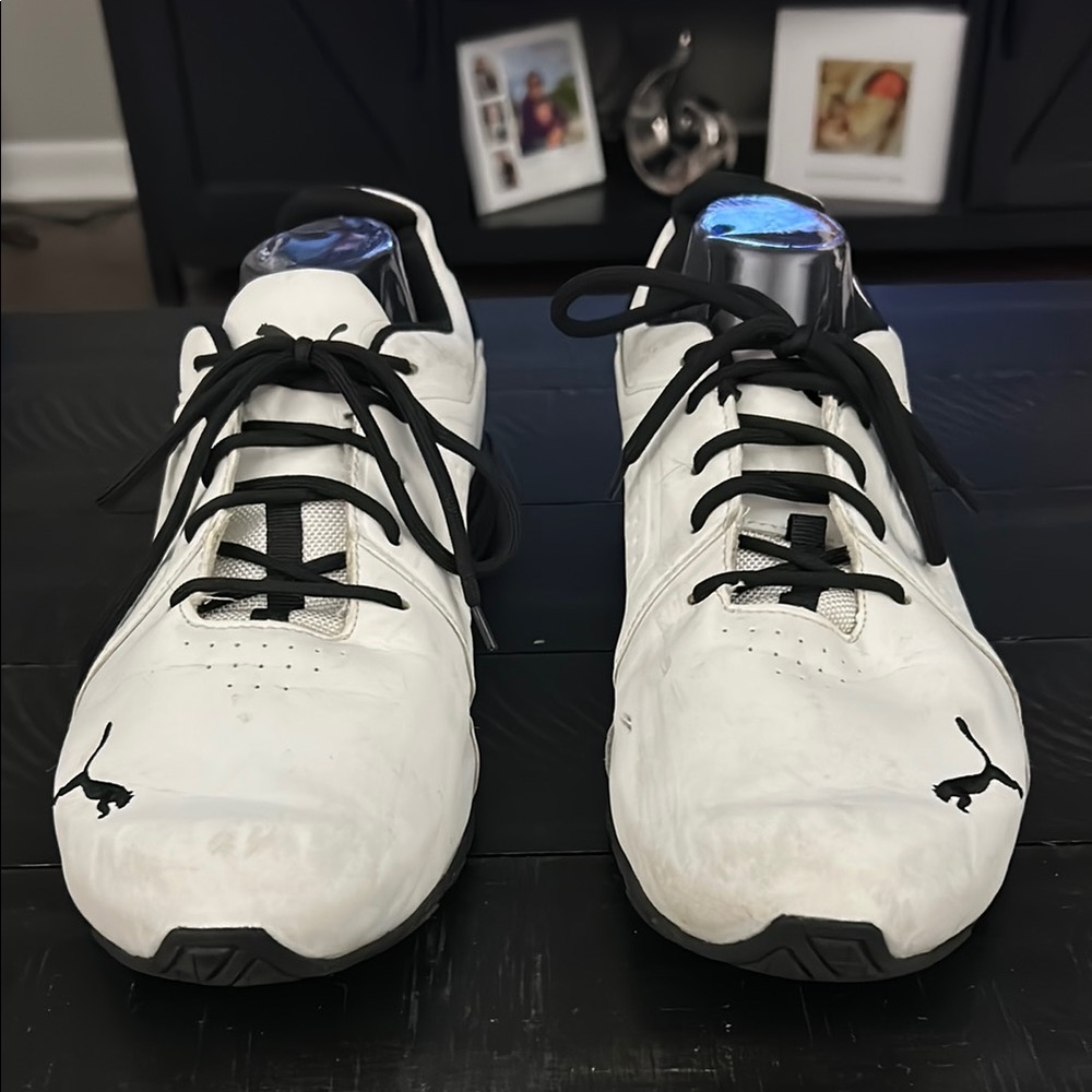 Puma White and Black Athletic Shoes Sleek Design